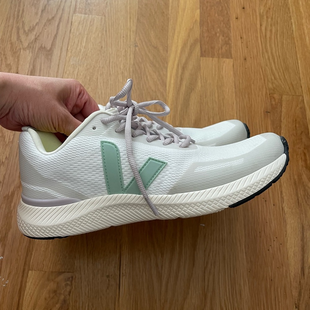 Veja size 9